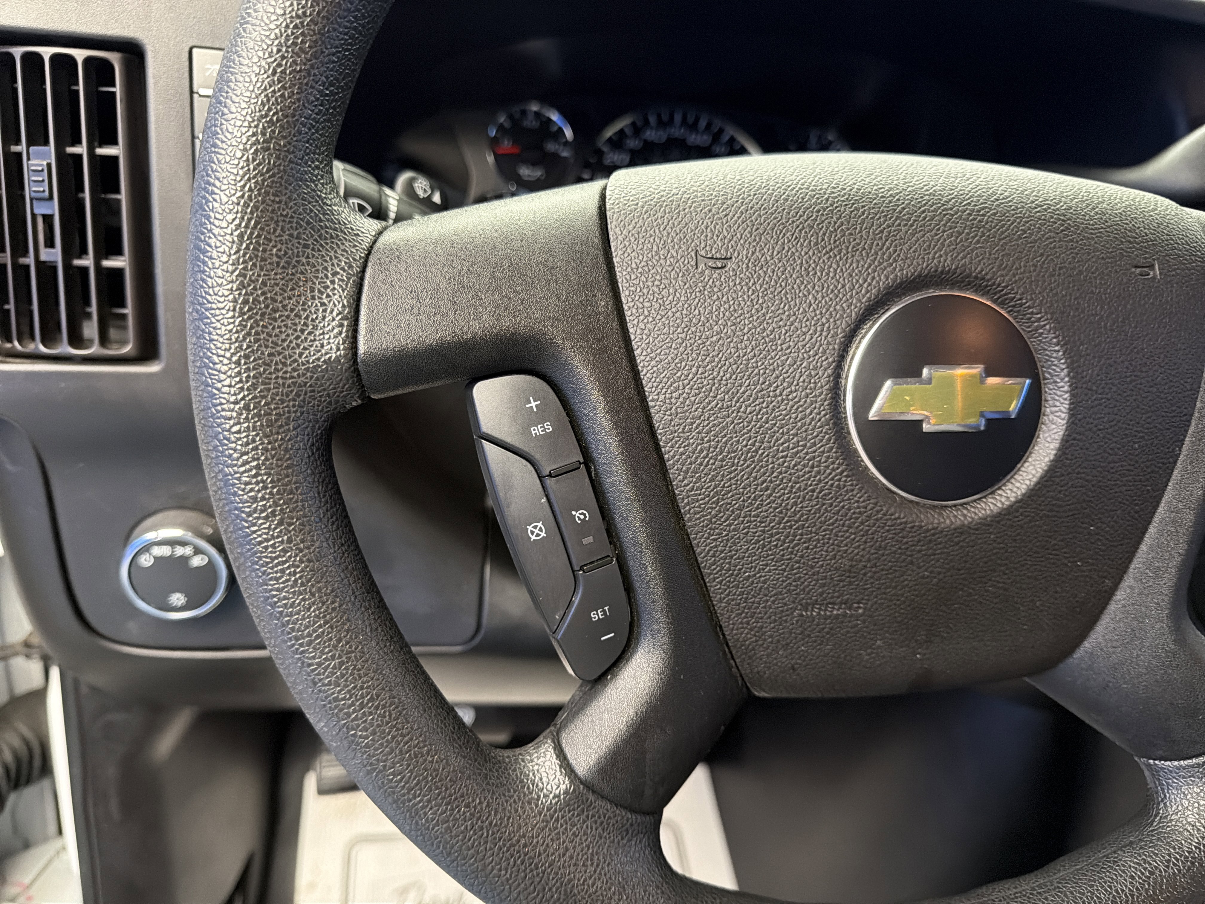 Used 2019 Chevrolet Express 3500 LS image 17