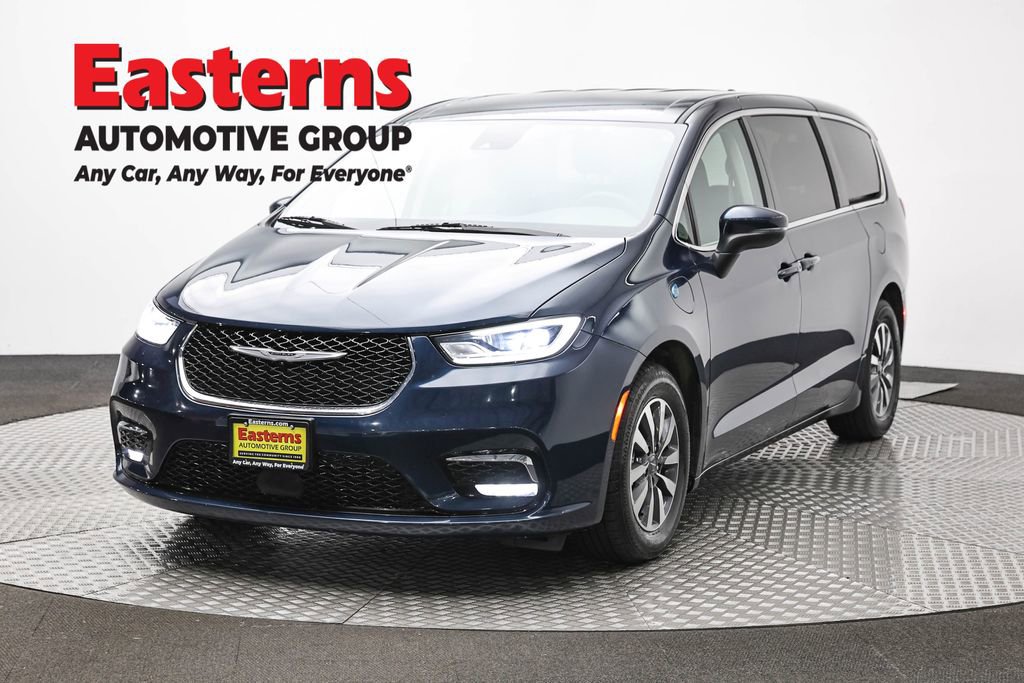 Used 2023 Chrysler Pacifica Touring-L