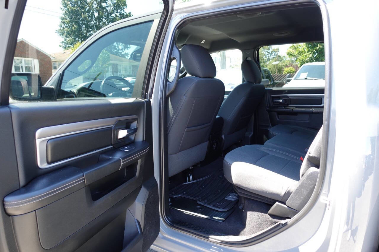 Used 2022 RAM 1500 Classic Warlock w/ Ceramic Grey Warlock Package image 17