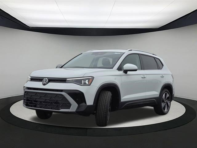 New 2026 Volkswagen Taos SE image 3