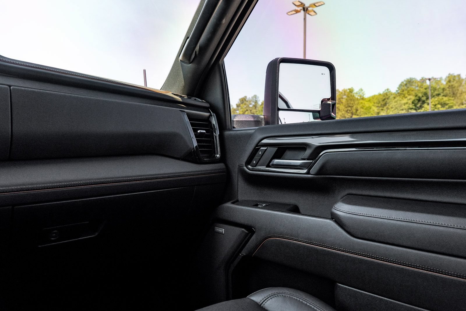 Used 2024 GMC Sierra 2500 AT4 w/ AT4 Premium Plus Package AWD/4WD image 38