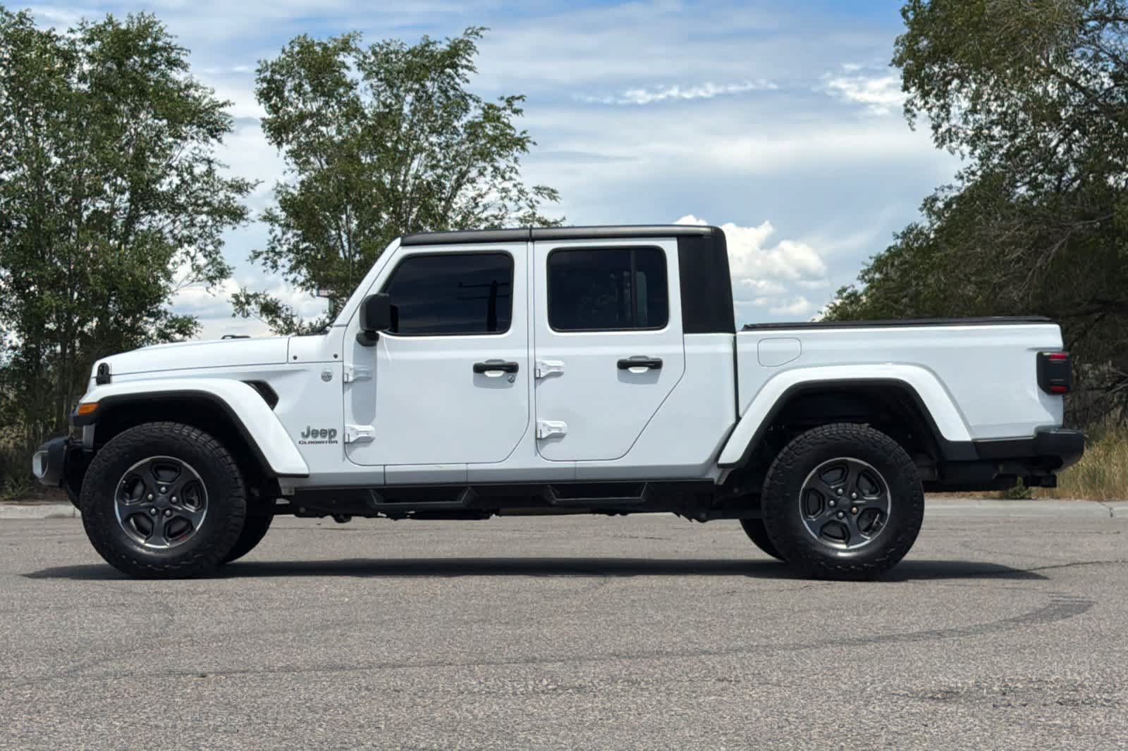 Used 2020 Jeep Gladiator Overland AWD/4WD image 5