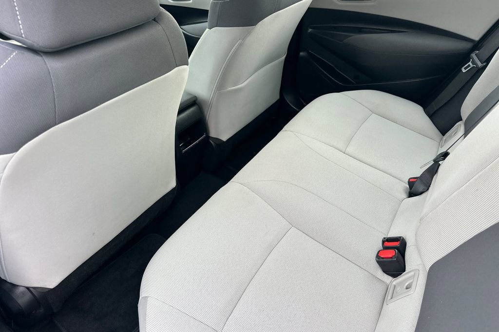 Used 2021 Toyota Corolla LE image 9