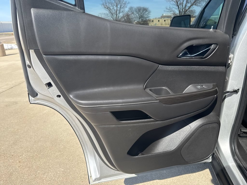 Used 2019 GMC Acadia SLT image 18