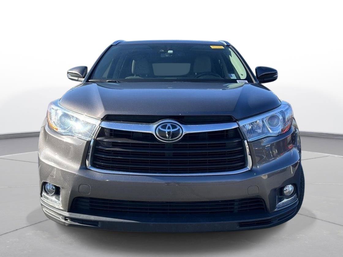 Used 2015 Toyota Highlander Limited w/ Driver Technology Package image 3