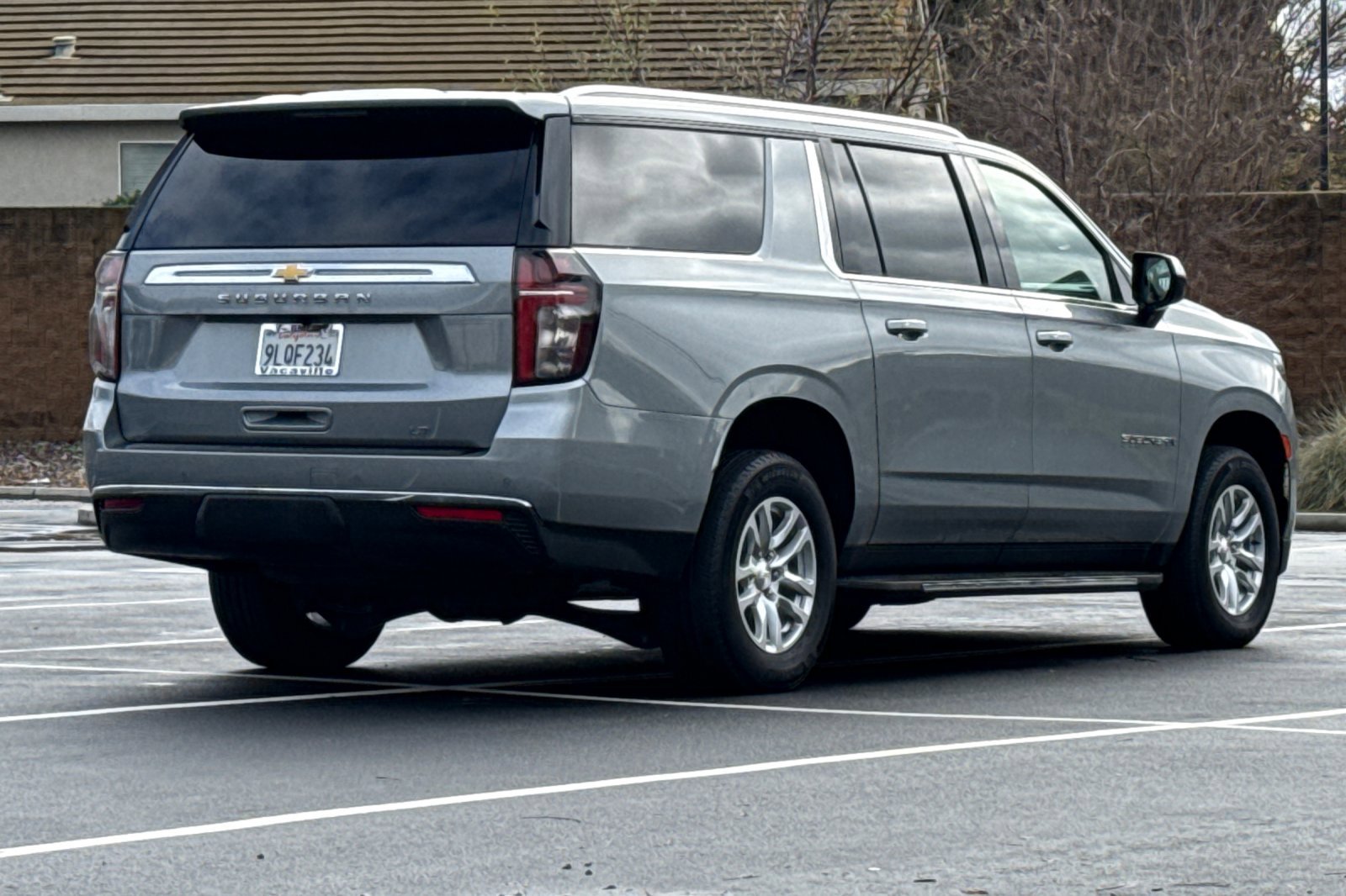 Used 2024 Chevrolet Suburban LT image 5