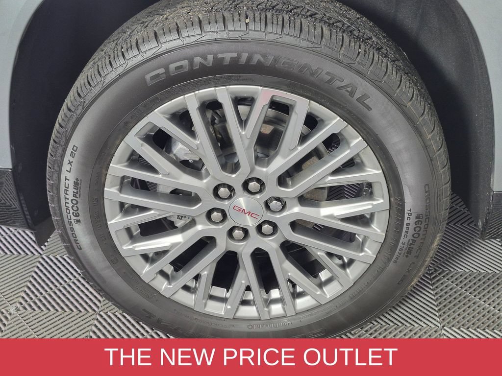 Used 2025 GMC Acadia Denali FWD image 8