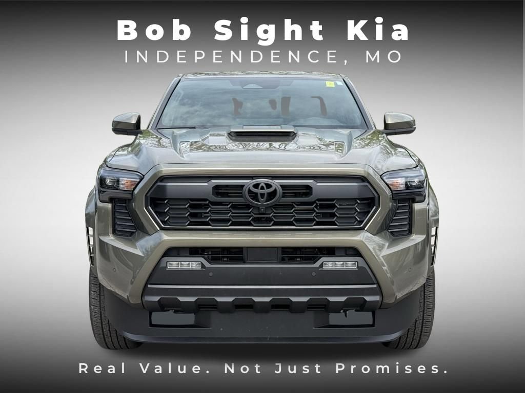 Used 2025 Toyota Tacoma TRD Sport w/ TRD Sport Premium Package AWD/4WD image 23