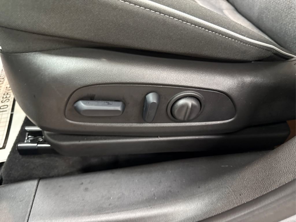 Used 2025 Chevrolet TrailBlazer LT w/ Convenience Package image 37