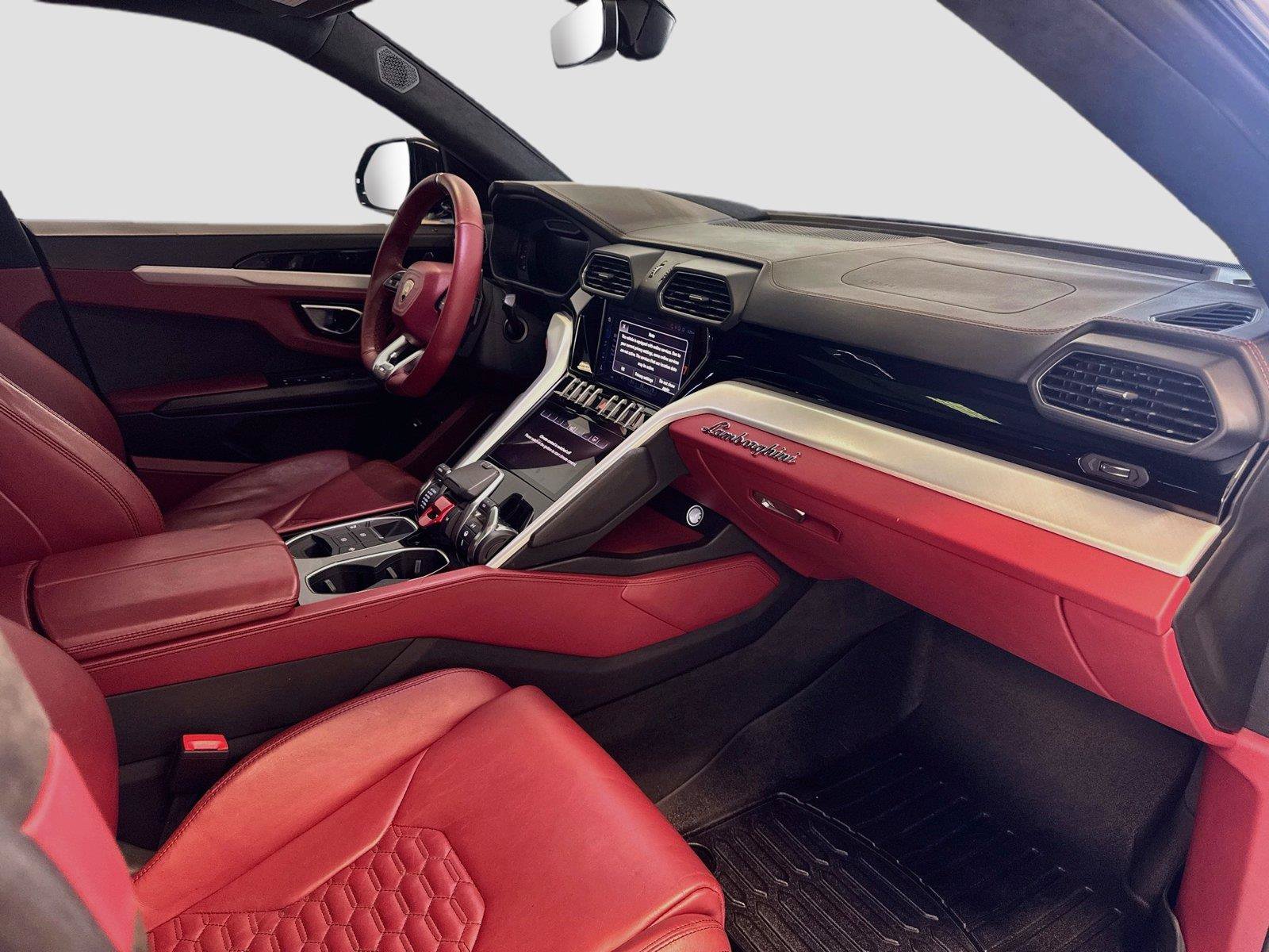 Used 2020 Lamborghini Urus AWD/4WD image 2