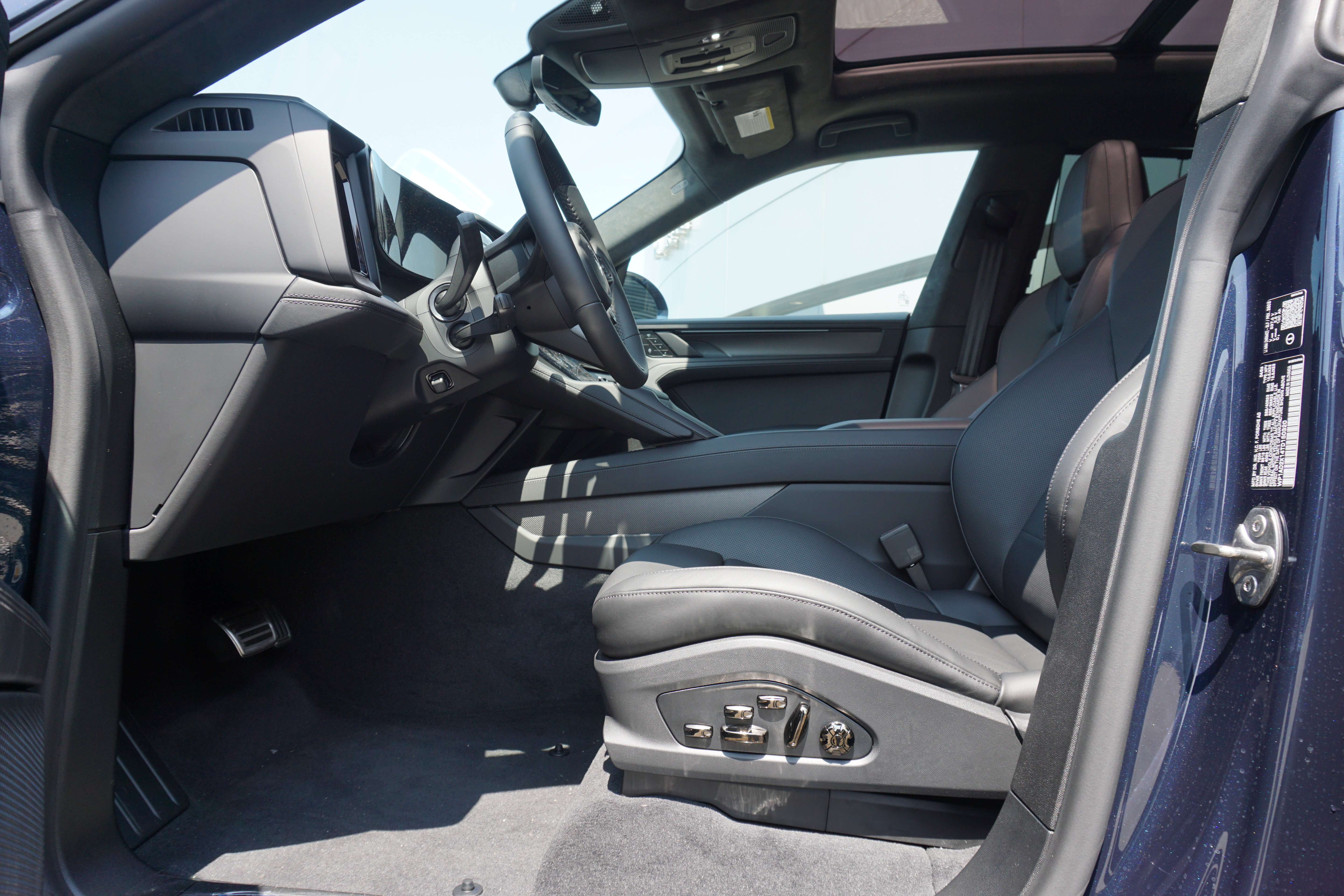 New 2026 Porsche Cayenne Turbo Electric AWD/4WD image 5