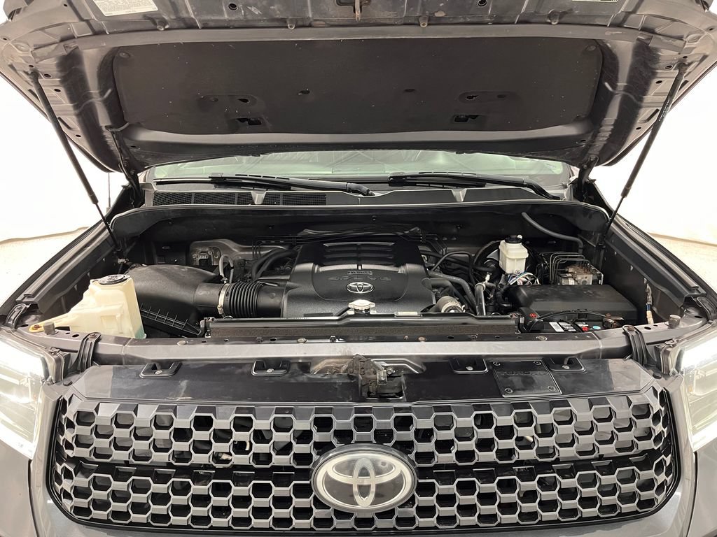 Used 2018 Toyota Tundra Platinum AWD/4WD image 27