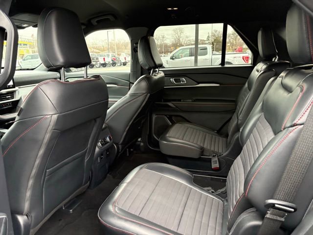 Used 2025 Ford Explorer ST-Line image 19