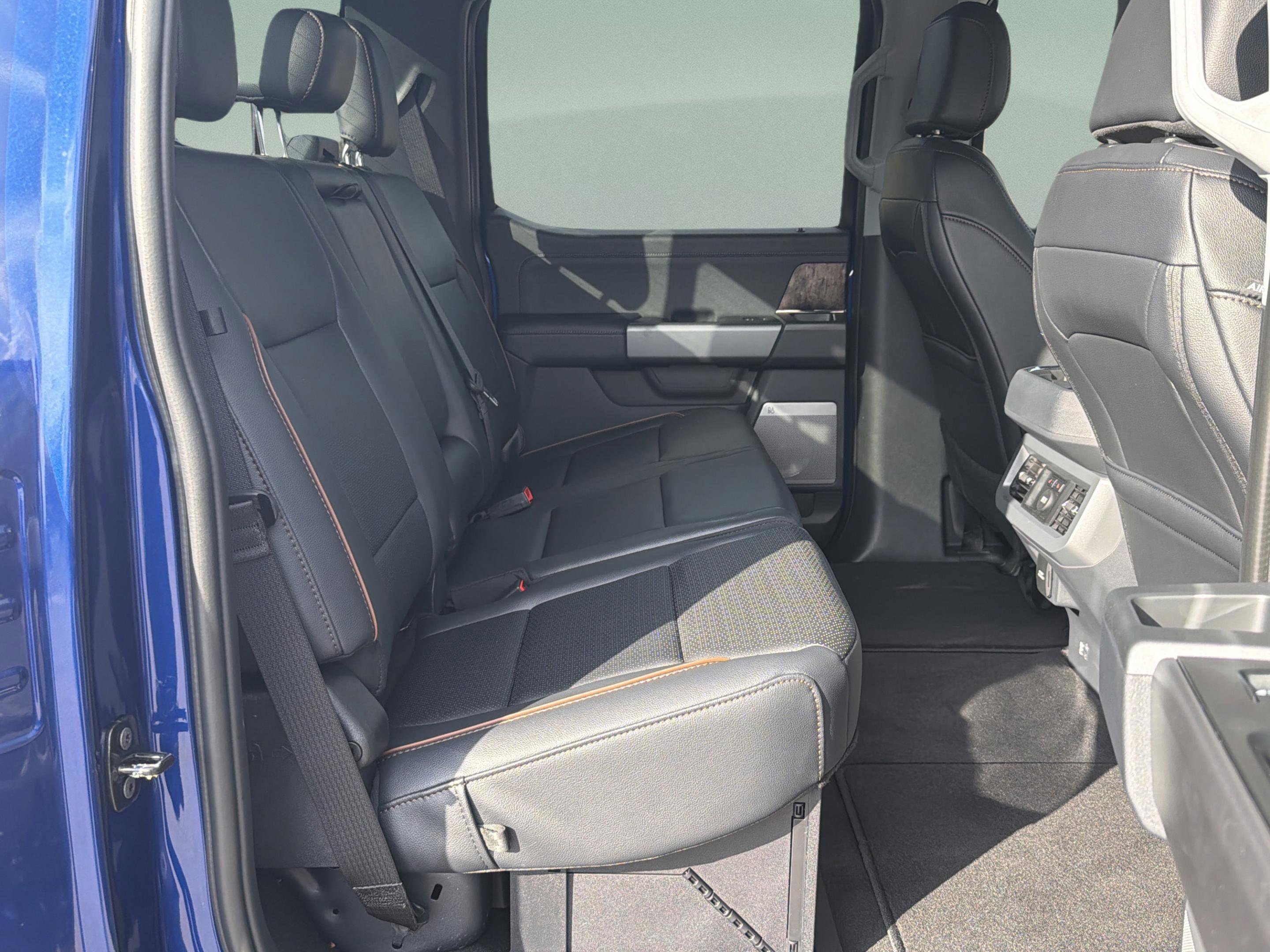 New 2026 Ford F250 Lariat w/ Chrome Package image 32