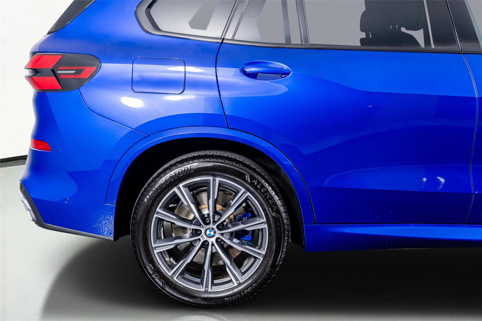 Used 2025 BMW X5 M60i AWD/4WD image 8