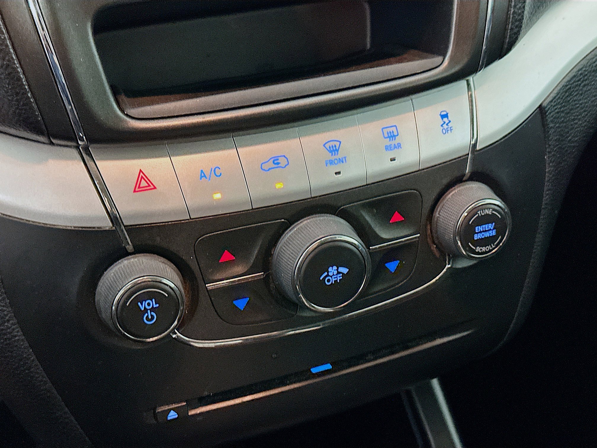 Used 2018 Dodge Journey SE w/ Popular Equipment Group FWD image 19