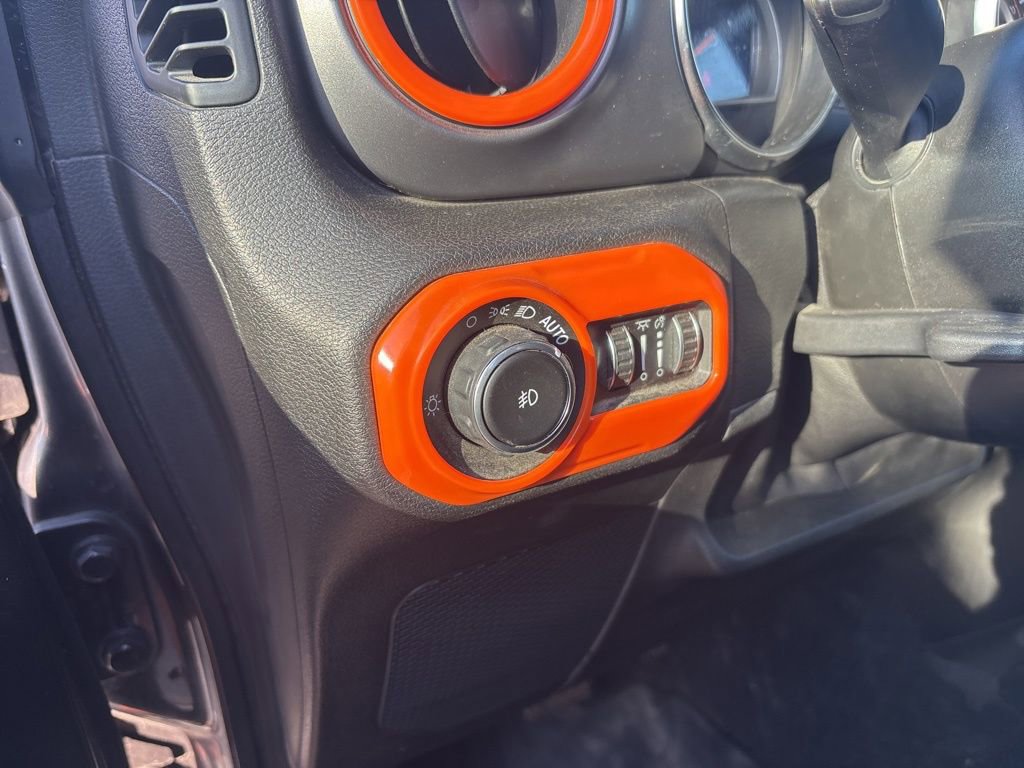 Used 2021 Jeep Wrangler Sport AWD/4WD image 14