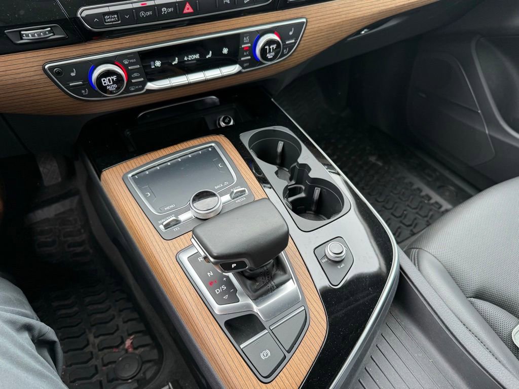 Used 2017 Audi Q7 3.0T Prestige AWD/4WD image 11