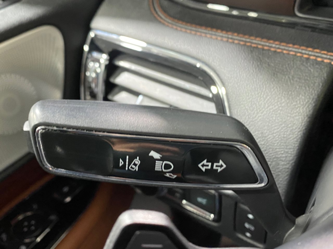 Used 2021 Lincoln Navigator Reserve image 19