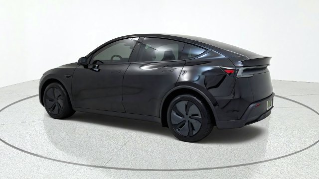 Used 2026 Tesla Model Y 2WD image 5