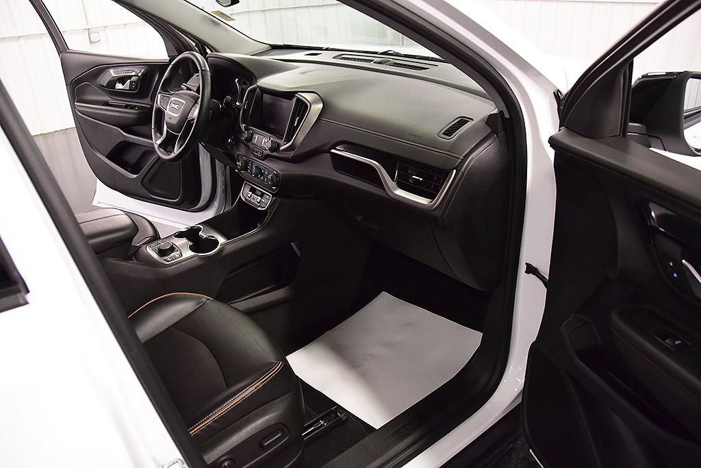 Used 2023 GMC Terrain AT4 w/ LPO, Floor Liner Package AWD/4WD image 29