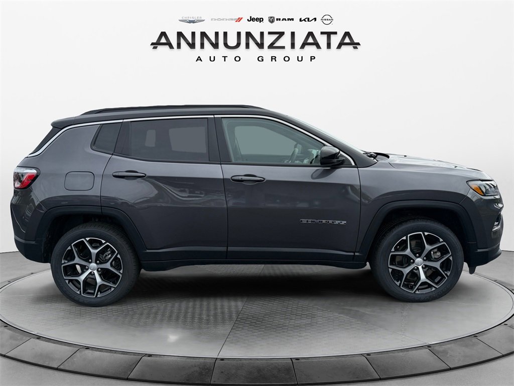 Used 2024 Jeep Compass Limited image 6