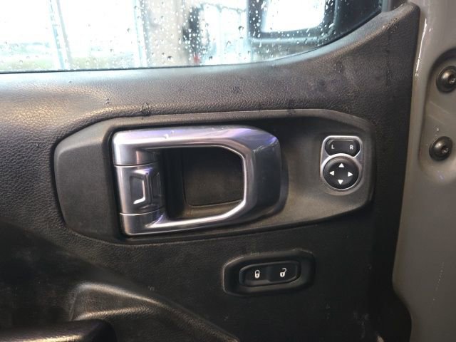 Used 2021 Jeep Gladiator Willys image 19