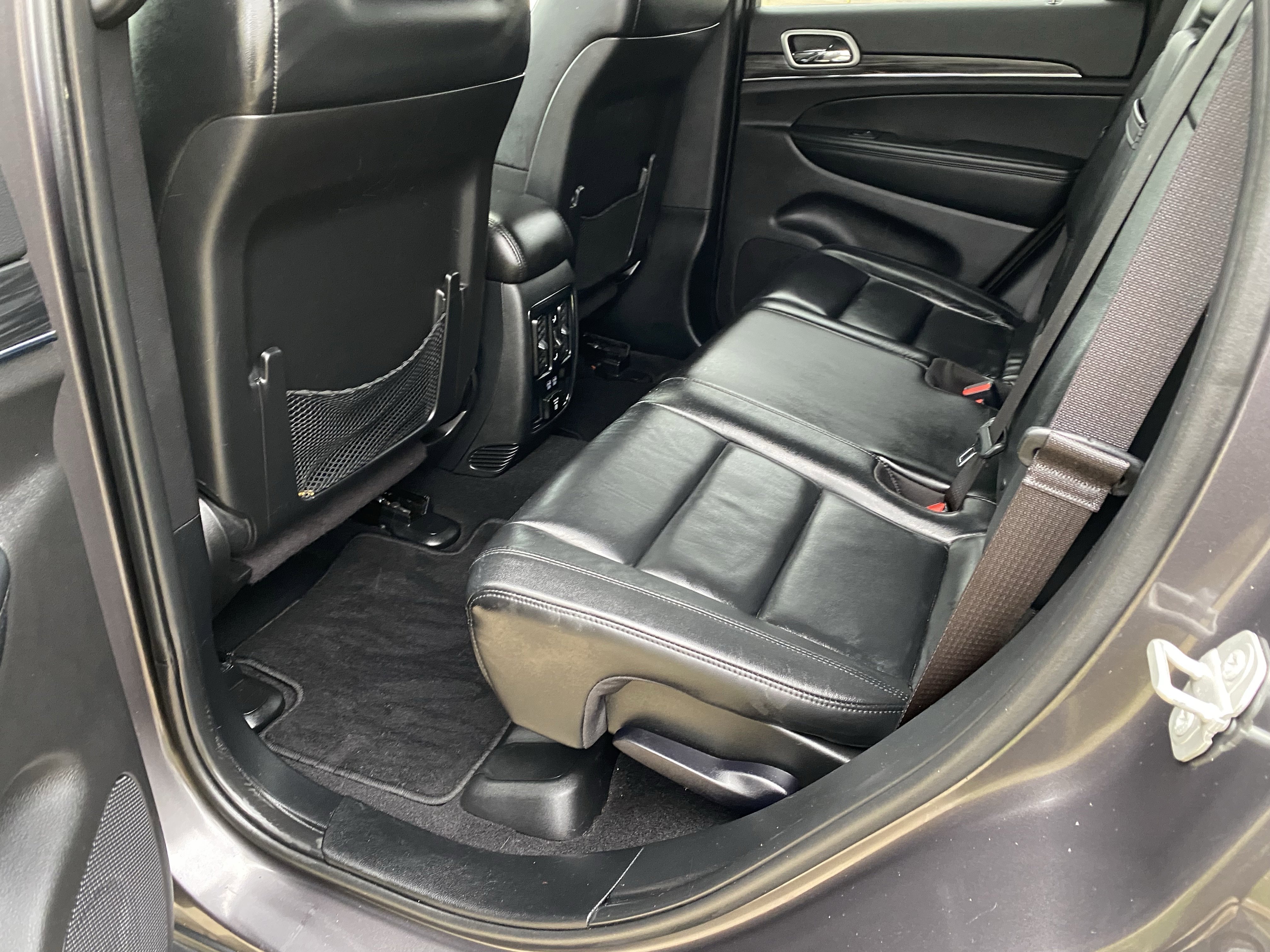 Used 2021 Jeep Grand Cherokee Limited image 12