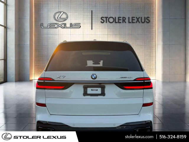 Used 2023 BMW X7 xDrive40i w/ M Sport Package AWD/4WD image 5
