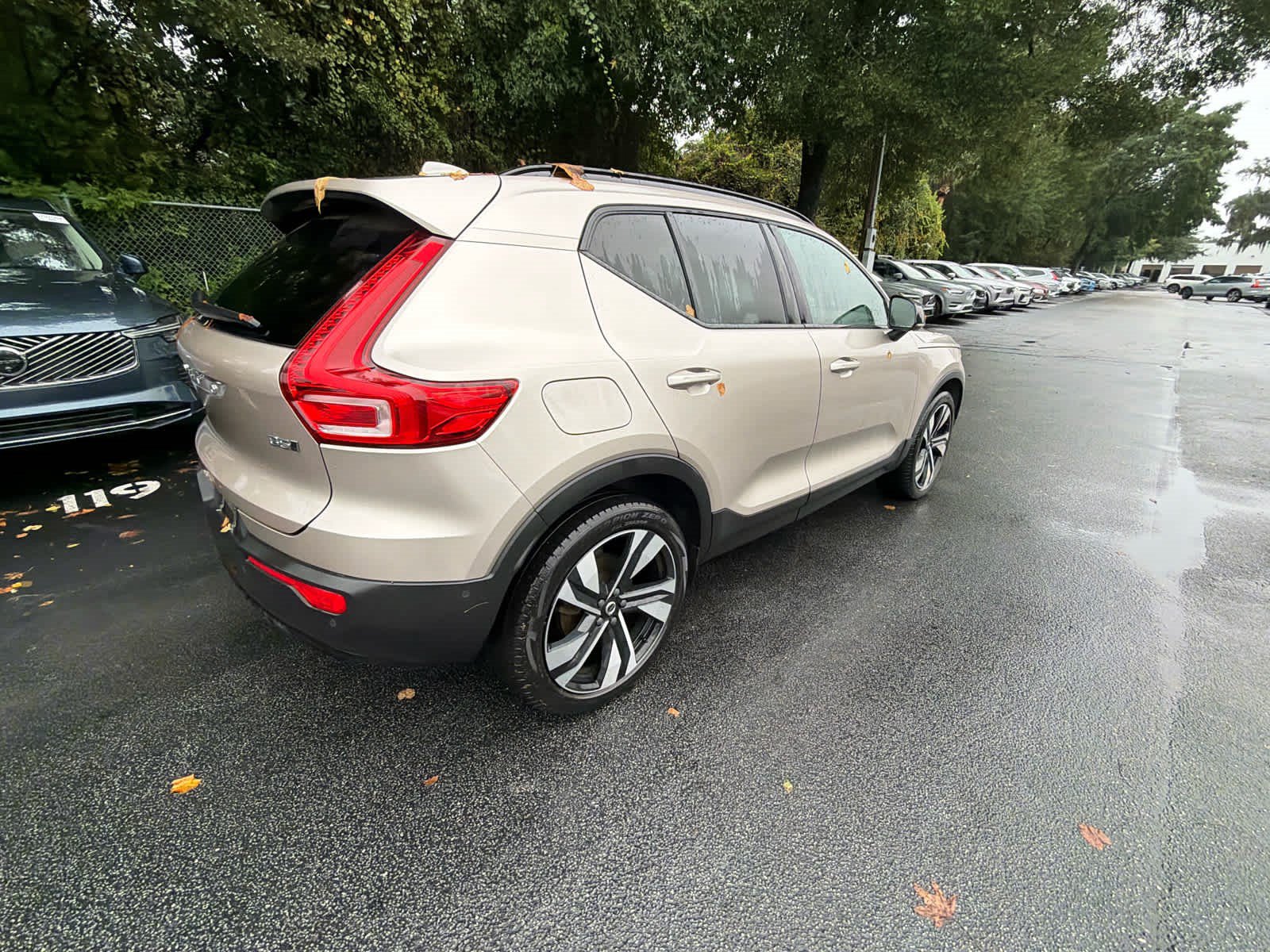 Certified 2024 Volvo XC40 B5 Plus w/ Climate Package AWD/4WD image 15