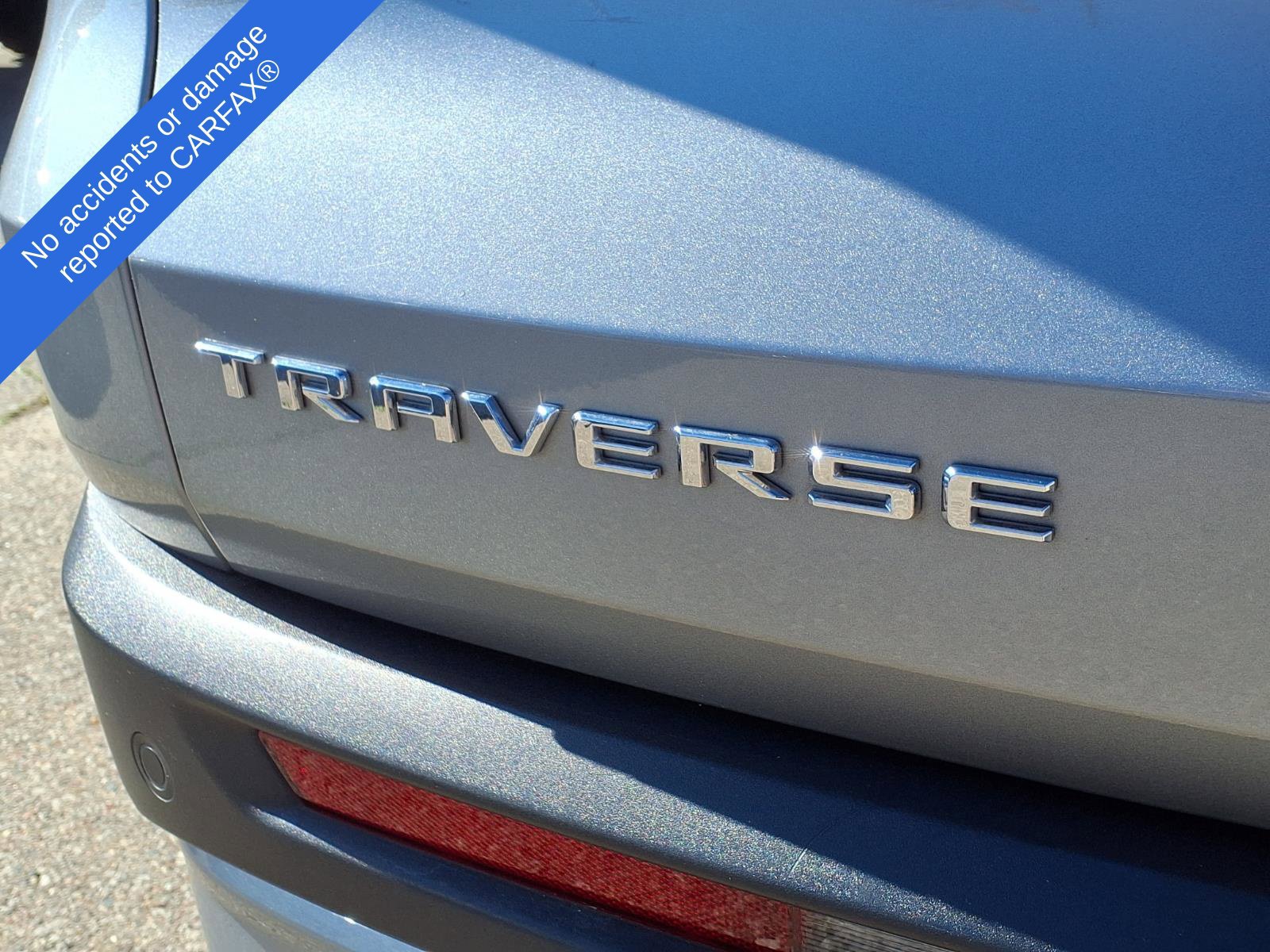 Used 2026 Chevrolet Traverse LT FWD image 9