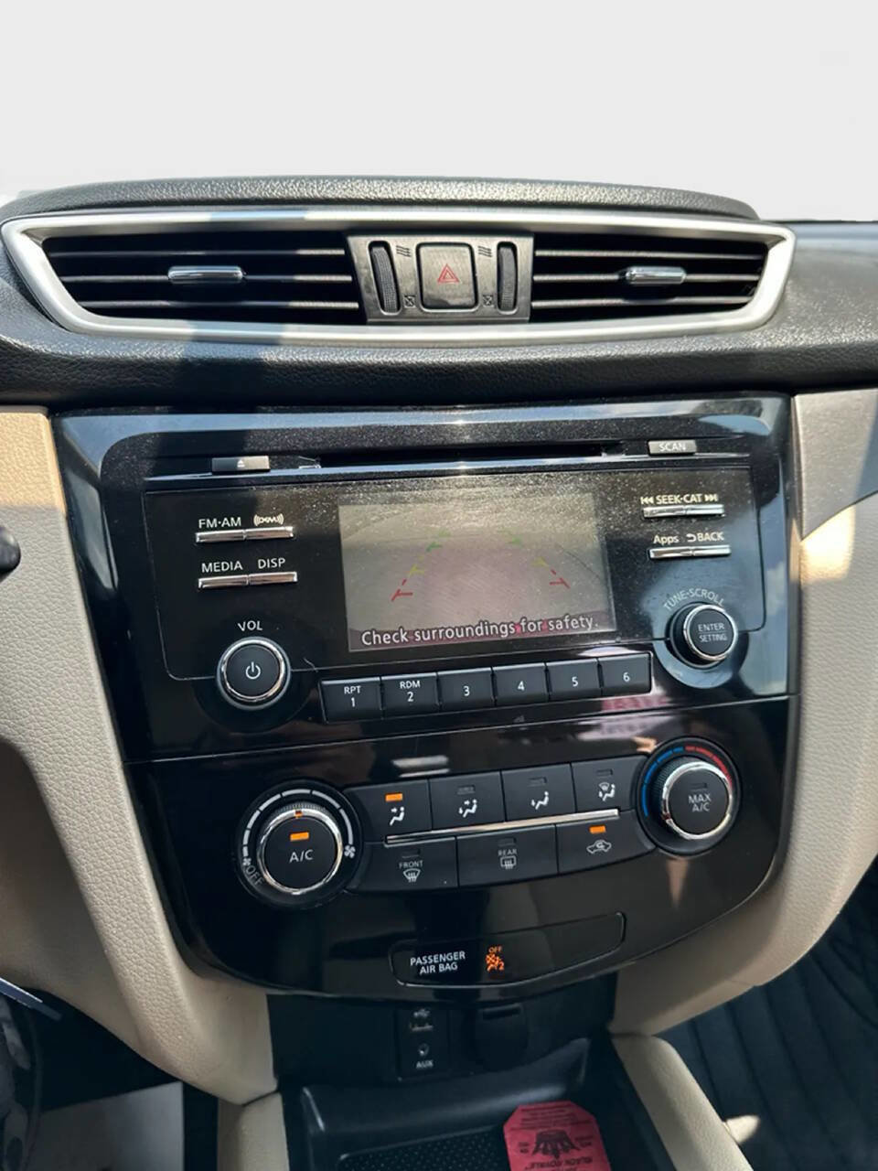 Used 2016 Nissan Rogue S image 10