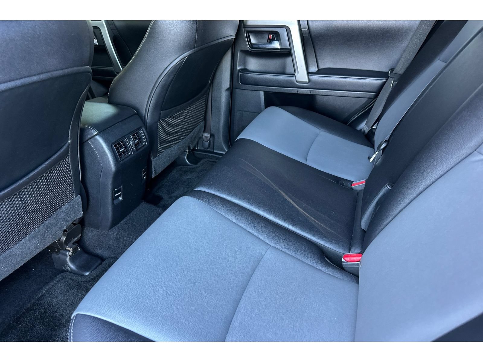 Used 2018 Toyota 4Runner SR5 Premium AWD/4WD image 13