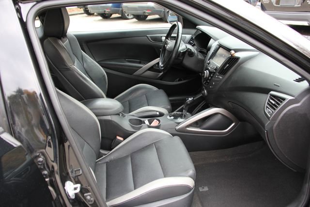 Used 2017 Hyundai Veloster Turbo image 27