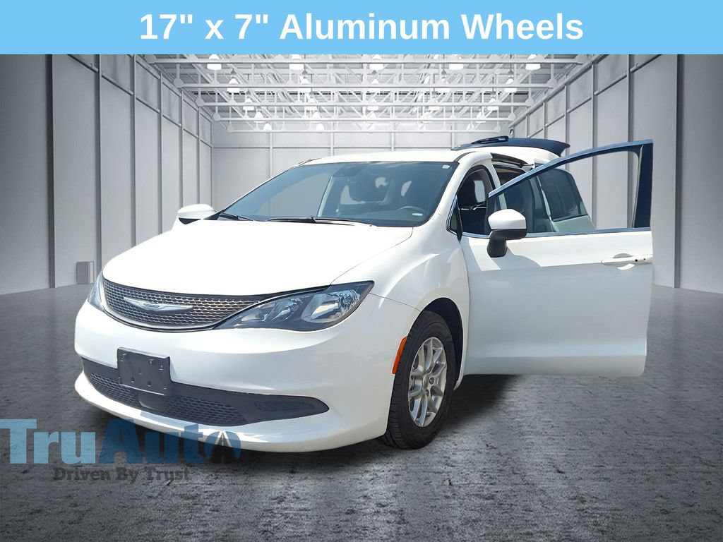 Used 2023 Chrysler Voyager LX FWD image 13