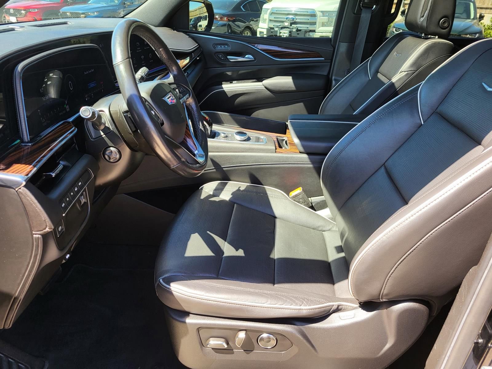 Used 2021 Cadillac Escalade ESV Premium Luxury image 23