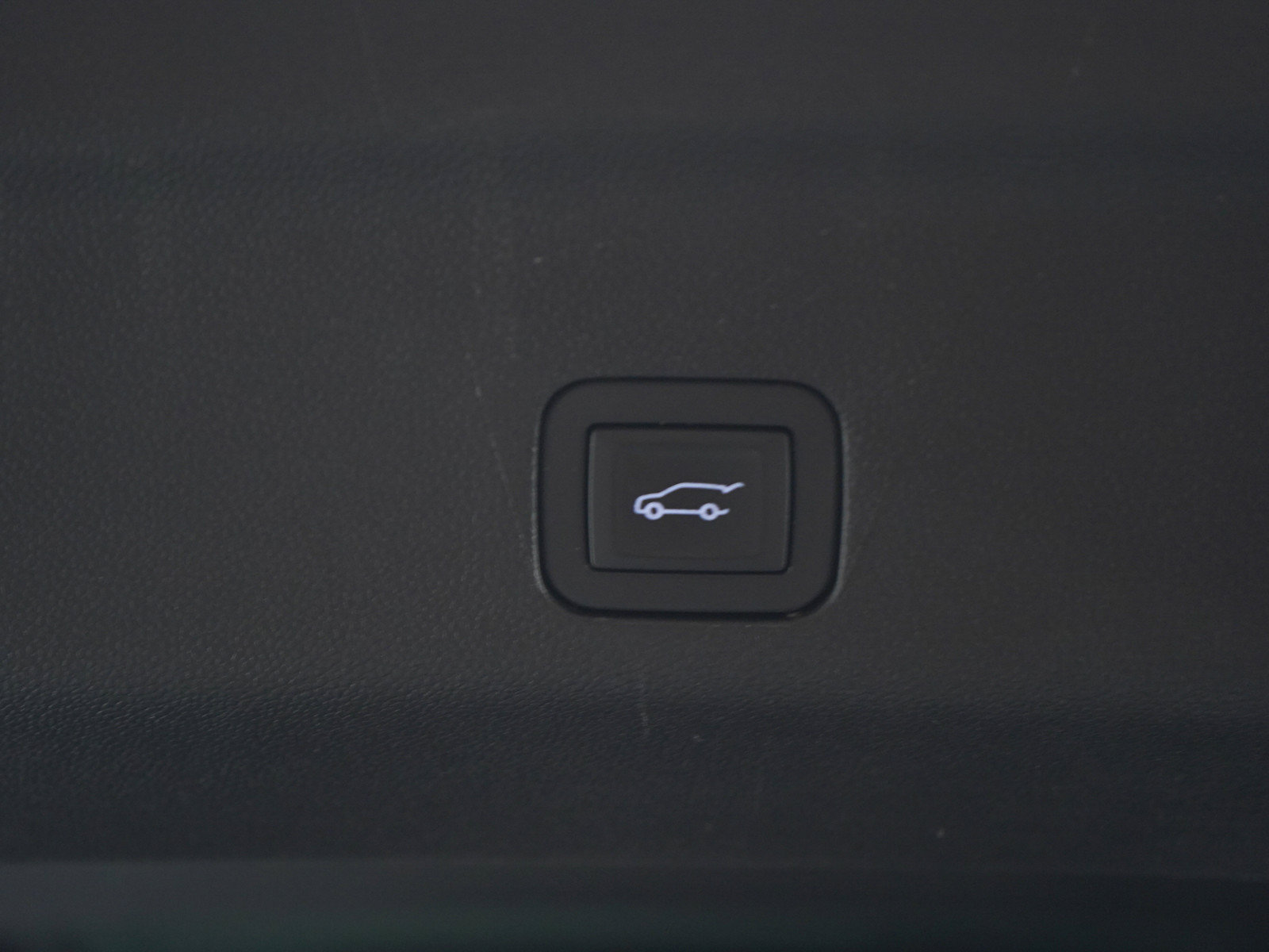 Used 2025 GMC Yukon XL Denali AWD/4WD image 19