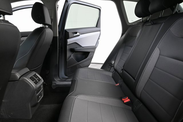 Used 2022 Volkswagen Taos SE image 16