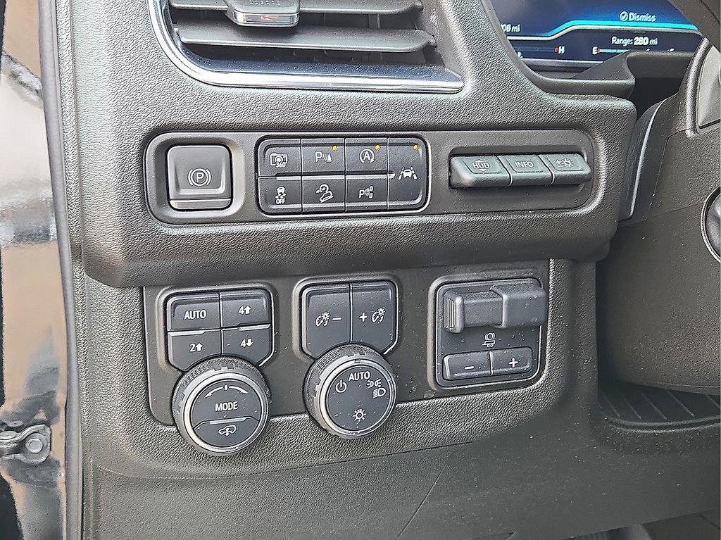 Used 2024 Chevrolet Tahoe High Country w/ Advanced Technology Package image 28