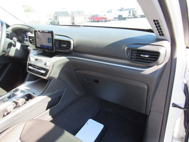 Used 2022 Ford Explorer XLT AWD/4WD image 13