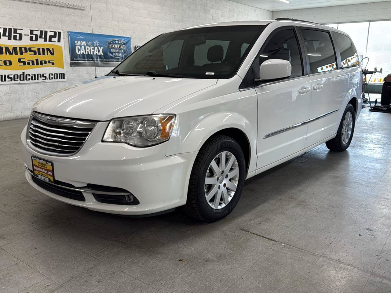 Used 2015 Chrysler Town & Country Touring FWD image 93
