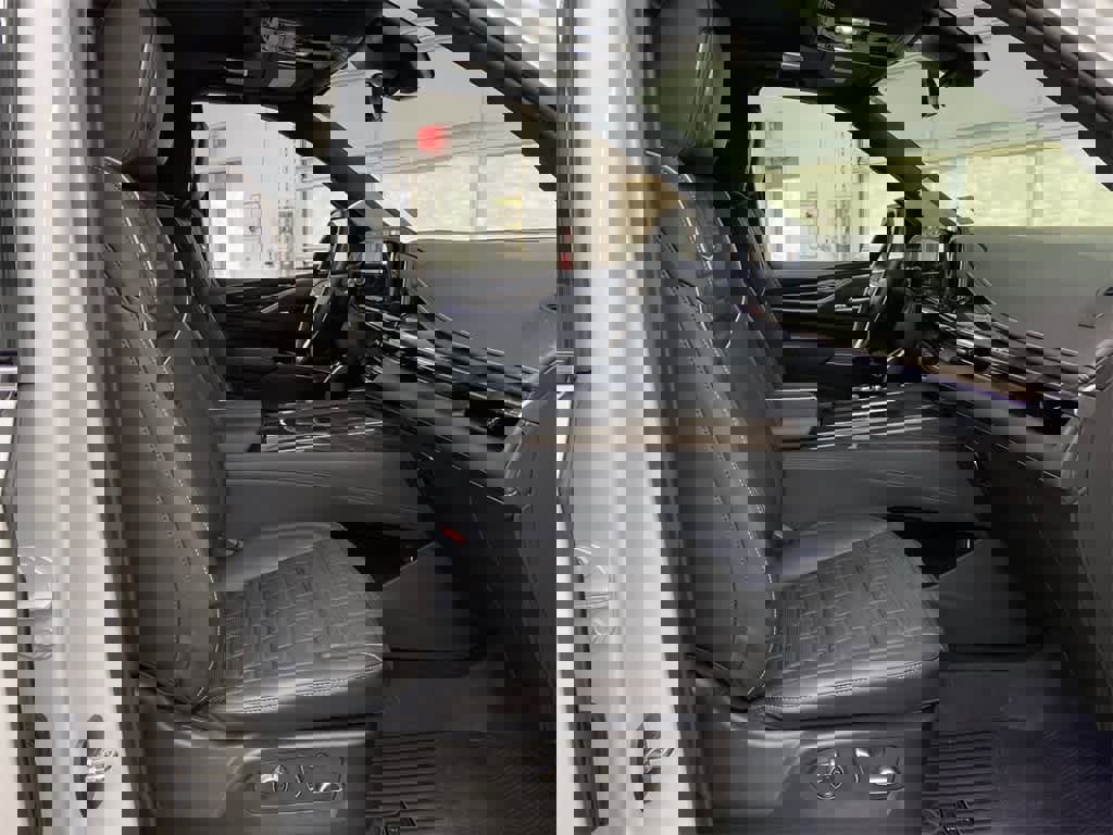 Certified 2024 Cadillac Escalade Premium Luxury Platinum image 20