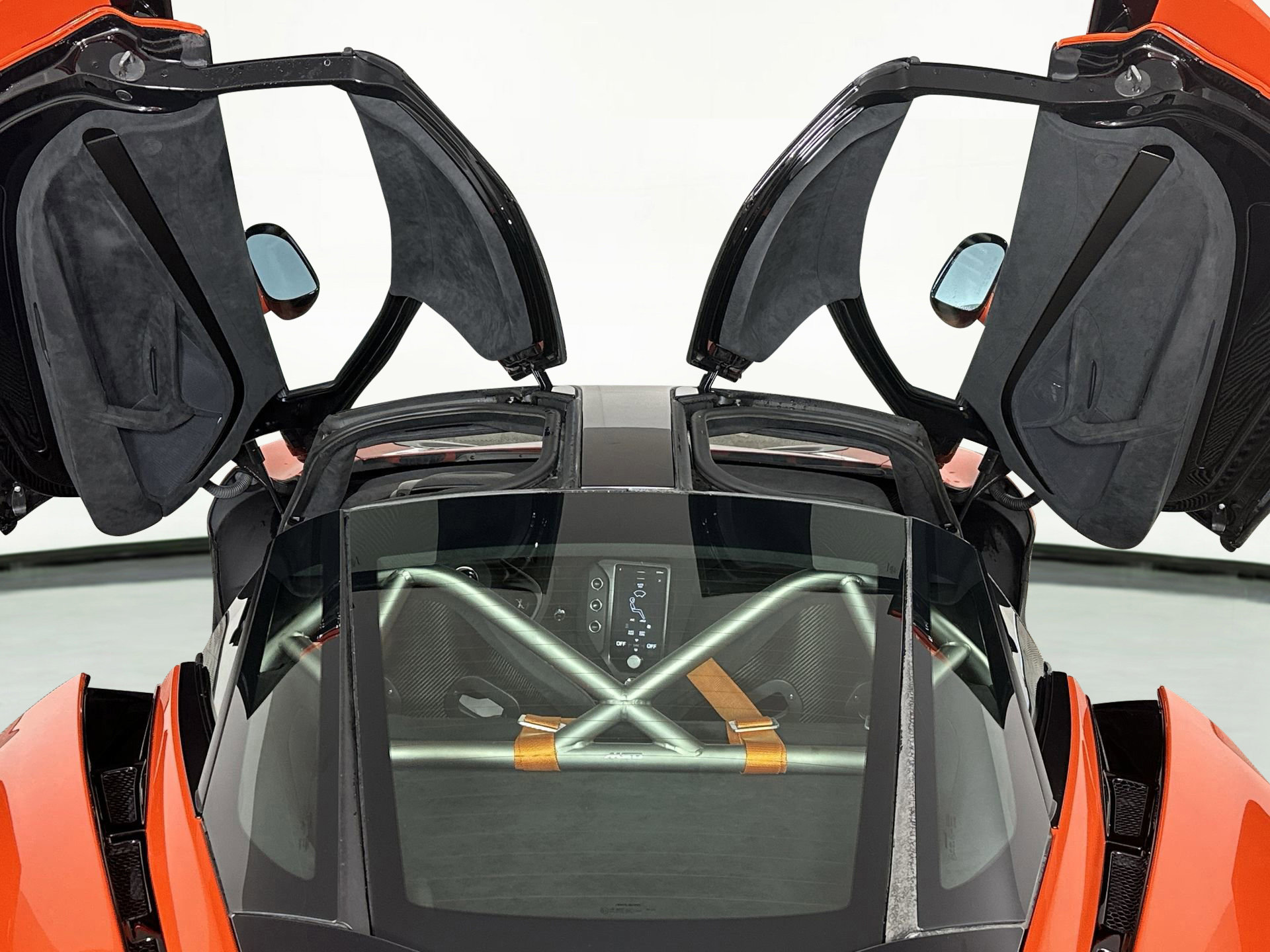 Used 2024 McLaren 750S image 32