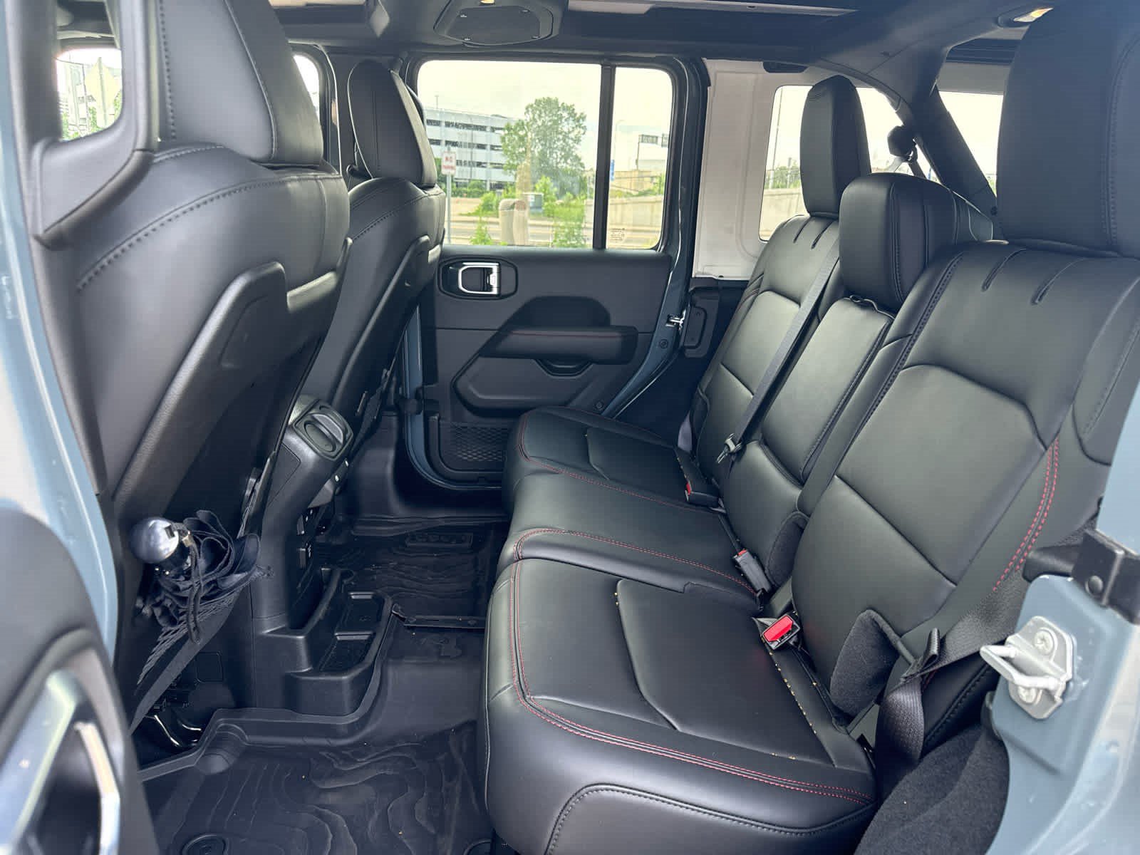 Used 2025 Jeep Wrangler Unlimited Rubicon AWD/4WD image 10