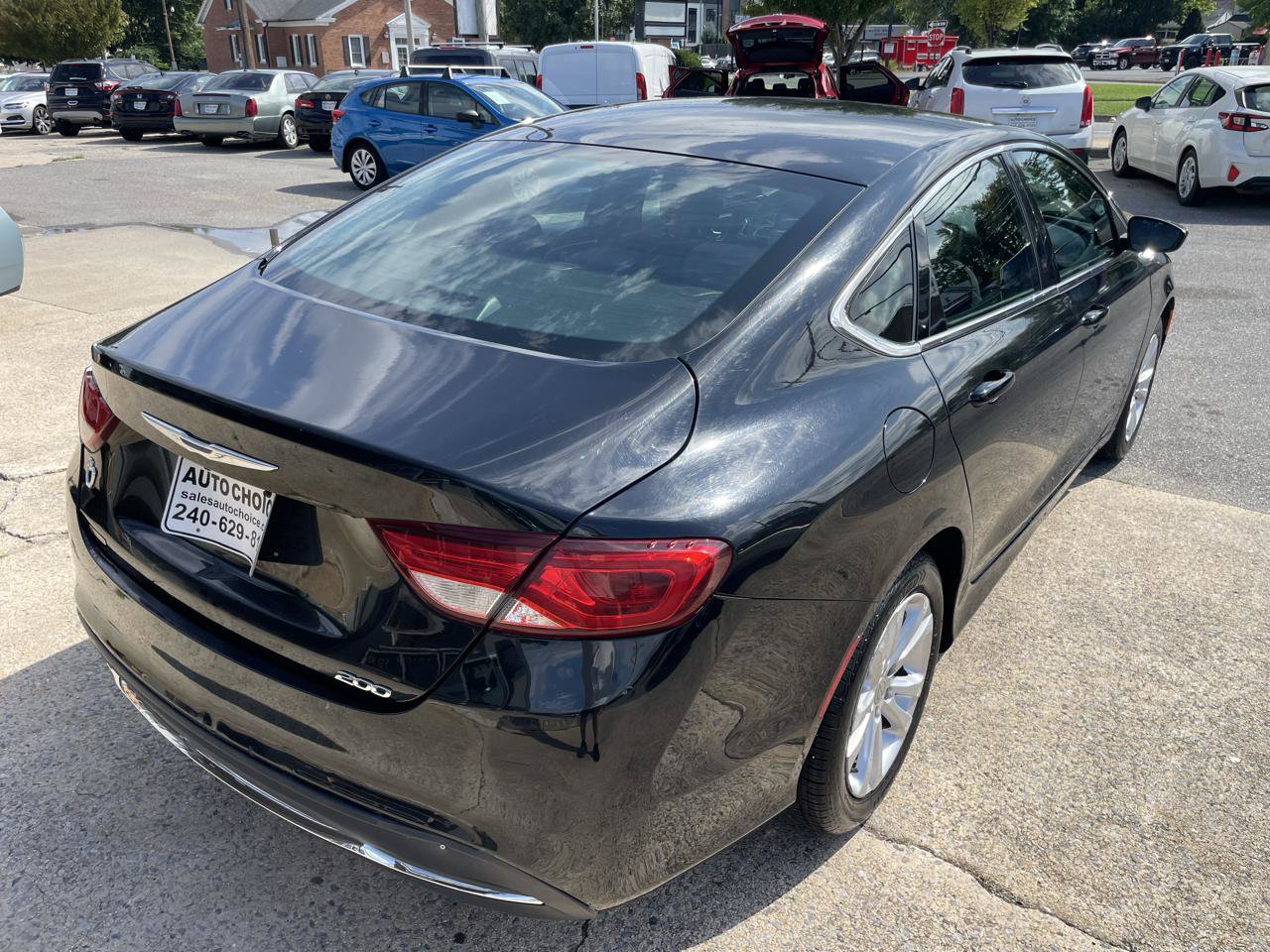 Used 2015 Chrysler 200 Limited FWD image 25