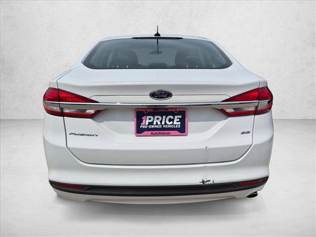 Used 2017 Ford Fusion SE FWD image 6