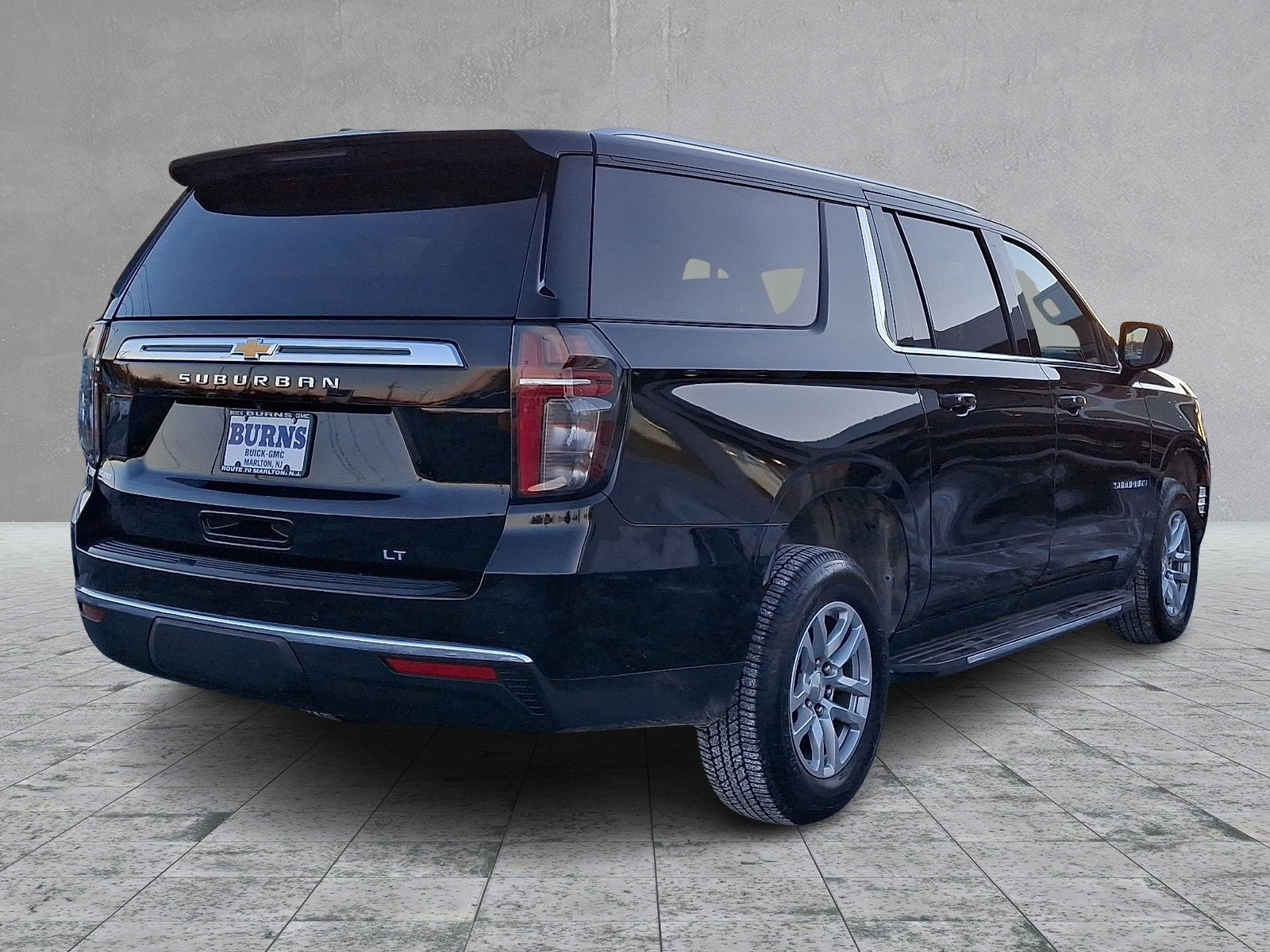 Used 2023 Chevrolet Suburban LT image 12