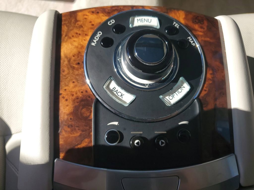 Used 2011 Rolls-Royce Ghost image 12