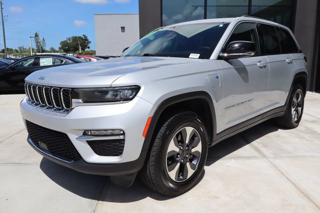 Used 2024 Jeep Grand Cherokee Limited 4xe AWD/4WD image 8