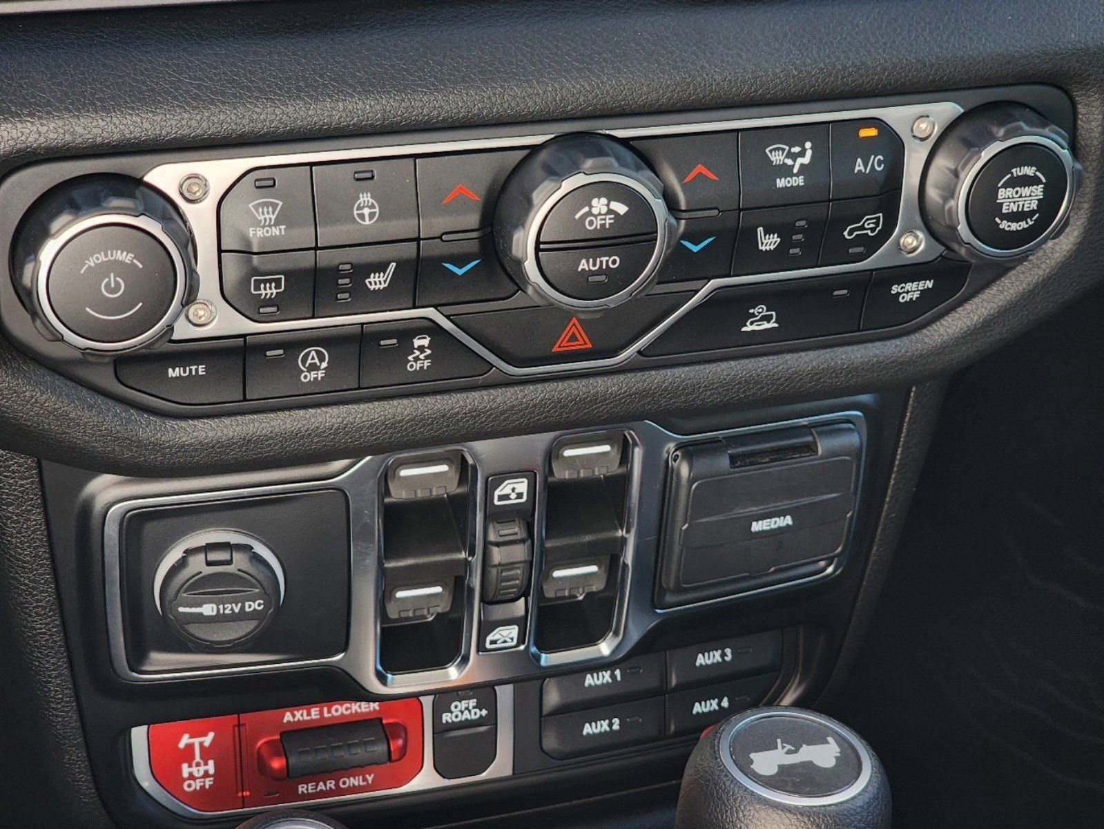 Used 2024 Jeep Wrangler Unlimited Sport image 12